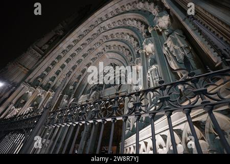 Cattedrale di Barcellona la mattina presto Foto Stock