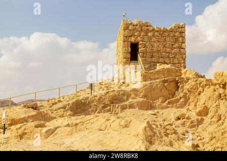 Novembre 2022, antiche rovine a Massada, costruite da Erode il grande, e l'antico sito della rivolta ebraica contro l'occupazione romana di iIsrael Foto Stock