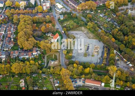 Vista aerea, terra di riposo su Junkerweg, di fronte a Haus Leithe, ex residenza aristocratica e punto di riferimento, area residenziale circondata da decidu autunnali Foto Stock