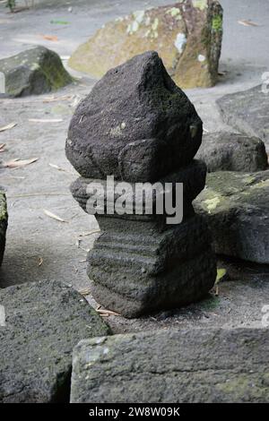 Sito Arca Warak a Blitar. Questa reliquia storica è ancora oggetto di dibattito da parte degli storici. In questo posto ci sono statue di elefanti e altri Foto Stock