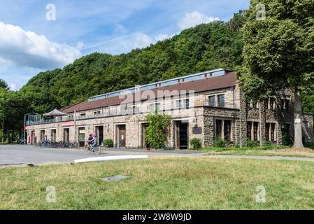 Bochum, Germania - 6 agosto 2022: La costruzione della miniera di carbone Zeche Gibilterra vicino a Bochum, Germania. Oggi è la casa-barca della Ruhr-U Foto Stock