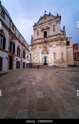 Facciata della basilica di San Martino Pano, vista su Piazza Duomo. Foto Stock