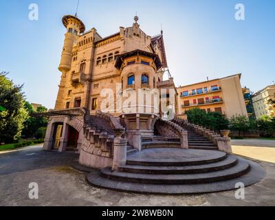 Il Villino Florio all'Olivuzza è un edificio storico monumentale progettato in un eclettico stile art nouveau (Liberty) di Ernesto Basile - Palermo, Sicilia, Italia Foto Stock