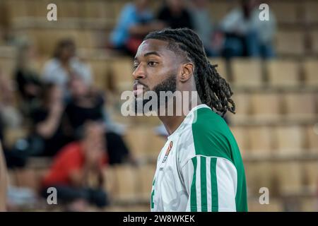 Monaco, Monaco. 20 dicembre 2023. Panathinaikos giocatore #26 Mathias Lessort visto prima del 15 ° giorno della Turkish Airlines EuroLeague tra AS Monaco e Panathinaikos a Salle Gaston Medecin. Punteggio finale; AS Monaco 90:91 Panathinaikos BC. (Foto di Laurent Coust/SOPA Images/Sipa USA) credito: SIPA USA/Alamy Live News Foto Stock