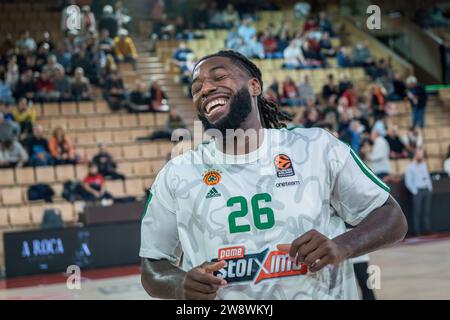 Monaco, Monaco. 20 dicembre 2023. Panathinaikos giocatore #26 Mathias Lessort visto prima del 15 ° giorno della Turkish Airlines EuroLeague tra AS Monaco e Panathinaikos a Salle Gaston Medecin. Punteggio finale; AS Monaco 90:91 Panathinaikos BC. (Foto di Laurent Coust/SOPA Images/Sipa USA) credito: SIPA USA/Alamy Live News Foto Stock