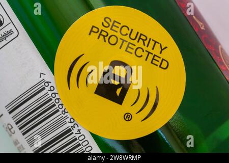 Etichetta adesiva protetta di sicurezza sulla bottiglia di VIN brulé Tesco Foto Stock