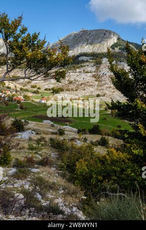 La montagna Jezerski Vrh nel Parco Nazionale di Lovćen, Montenegro Foto Stock