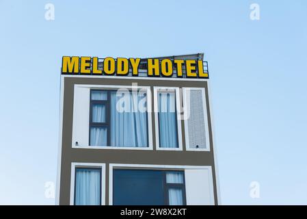 Da Nang, Vietnam - 5 ottobre 2023: Facciata dell'hotel Melody Foto Stock