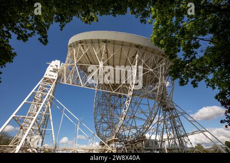 Regno Unito, Inghilterra, Cheshire, Goostrey, Università di Manchester, Jodrell Bank, il telescopio radio Lovell Foto Stock