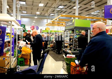 supermercato sainsburys a herne bay town, east kent, regno unito, dicembre 2023 Foto Stock