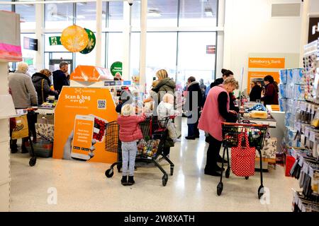 supermercato sainsburys a herne bay town, east kent, regno unito, dicembre 2023 Foto Stock