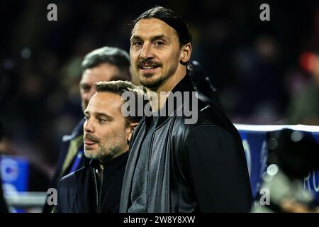 Salerno, Italia. 22 dicembre 2023. Lo sguardo di Zlatan Ibrahimovic durante la partita di serie A tra US Salernitana e AC Milan allo stadio Arechi di Salerno (Italia), 22 dicembre 2023. Crediti: Insidefoto di andrea staccioli/Alamy Live News Foto Stock