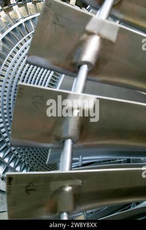 Produzione di una turbina a vapore industriale nello stabilimento di Goerlitz in Germania. Le turbine a vapore industriali sono utilizzate in aree molto diverse: Come generatori Foto Stock