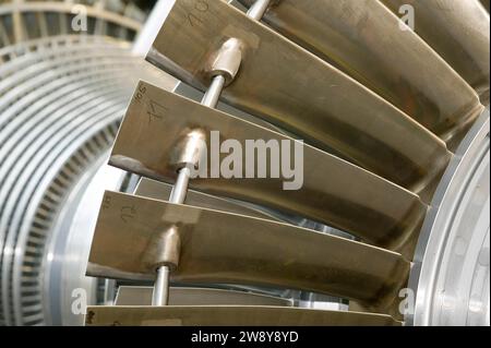 Produzione di una turbina a vapore industriale nello stabilimento di Goerlitz in Germania. Le turbine a vapore industriali sono utilizzate in aree molto diverse: Come generatori Foto Stock