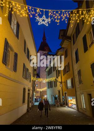 Bremgarten, Svizzera - 7 dicembre 2023: Mercatino di Natale a Bremgarten, una piccola città del cantone Argovia. Foto Stock