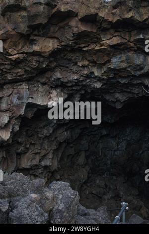 Grotta di lava nel Lava Beds National Park, California, USA. Foto Stock