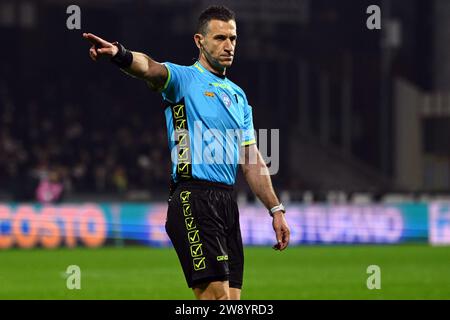 Salerno, Italia. 22 dicembre 2023. L'arbitro Daniele Doveri durante la partita di serie A TIM tra US Salernitana e AC Milan allo Stadio Arechi, Salerno, Italia il 22 dicembre 2023. Crediti: Nicola Ianuale/Alamy Live News Foto Stock