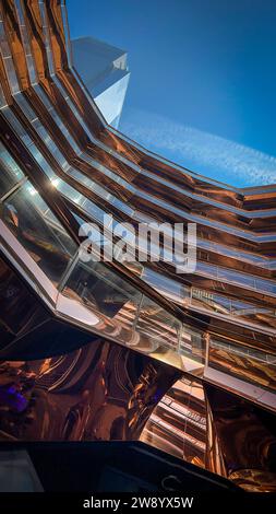 Vessel (TKA) è una struttura e attrazione turistica costruita come parte del Hudson Yards Redevelopment Project a Manhattan, New York City Foto Stock