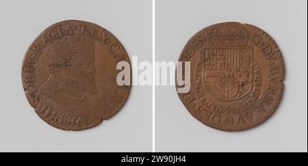 Filippo II, re di Spagna, medaglia di calcolo del Consiglio delle Finanze, anonimo, 1560 live Copper Medal. Parte anteriore: Cambio uomo seno. Rovescio: Stemma coronato appeso con pile dell'ordine dei fiorini all'interno di rame sovraschruise (metallo) battente (lavorazione dei metalli) Foto Stock