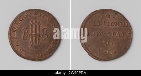 Power of the Seven United Netherlands, Anonymous, 1613 Live Copper Medal. Fronte: Fascio di mare con frecce legate a nastro all'interno di Kischrift. Inverso: Iscrizione Dordrecht rame (metallo) percussione (lavorazione dei metalli) Paesi Bassi Foto Stock