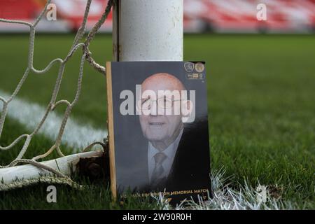 Barnsley, Regno Unito. 23 dicembre 2023. Il programma del Norman Remington Memorial Match Day durante il match di Sky Bet League 1 Barnsley vs Stevenage a Oakwell, Barnsley, Regno Unito, 23 dicembre 2023 (foto di Alfie Cosgrove/News Images) a Barnsley, Regno Unito il 12/23/2023. (Foto di Alfie Cosgrove/News Images/Sipa USA) credito: SIPA USA/Alamy Live News Foto Stock