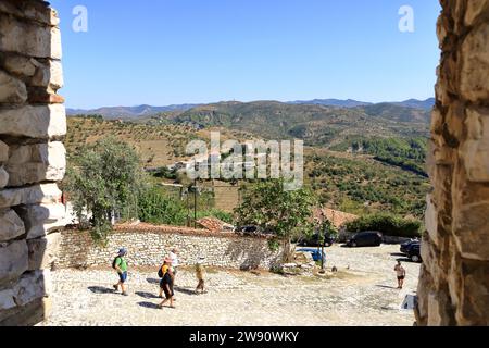 10 settembre 2023 - Berat Berati in Albania: La gente visita il vecchio castello Foto Stock