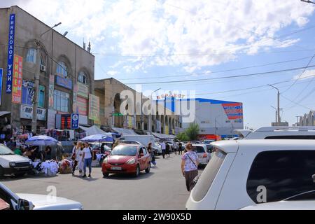 18 agosto 2023 - Bishkek in Kirghizistan, Asia centrale: Le persone godono della loro vita quotidiana nella capitale Foto Stock