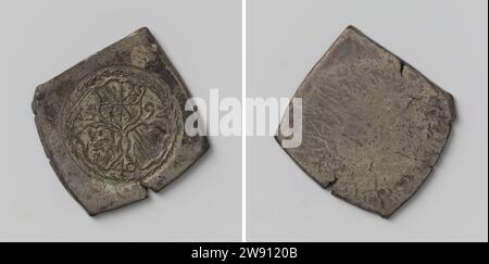 Quaranta Kreuzer, moneta di emergenza da Strasburgo, guidata durante l'assedio da Johan Georg Keurvorst van Brandenburg, Anonimo, moneta del 1592. Moneta d'assedio unilaterale, moneta d'emergenza d'argento a forma di diamante. Parte anteriore: Tre stemmi tra l'anno precedente, figura 40, all'interno di un portabevande. Inverso: Blanco. Strasburgo (Francia) argento (metallo) percussione (lavorazione dei metalli) Strasburgo (Francia) Foto Stock