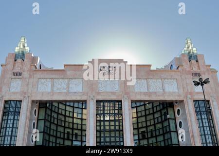 L'edificio dell'Eden Theater (Eden Teatro) in piazza Praca dos Restauradores di Lisbona Foto Stock