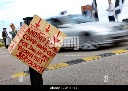 Protesta abitativa a Hayle, Cornovaglia contro i BNB della Second Homes Air Foto Stock