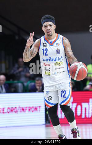 Tortona, Italia. 23 dicembre 2023. #12 Robinson Justin durante Bertram Derthona Tortona vs Nutribullet Treviso Basket, partita di serie A di pallacanestro italiana a Tortona, Italia, 23 dicembre 2023 credito: Independent Photo Agency/Alamy Live News Foto Stock