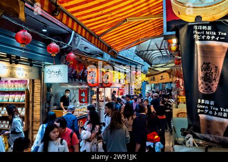 Famoso ritrovo gastronomico, Jiufen Old Street, Ruifang, Taipei, Taiwan Foto Stock