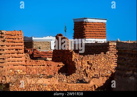 Al Jahamah, Asir, Arabia Saudita - 25 novembre 2023: Vista del villaggio di al Jahamah Heritage Village. Una tipica architettura storica del sud-ovest saudita Foto Stock