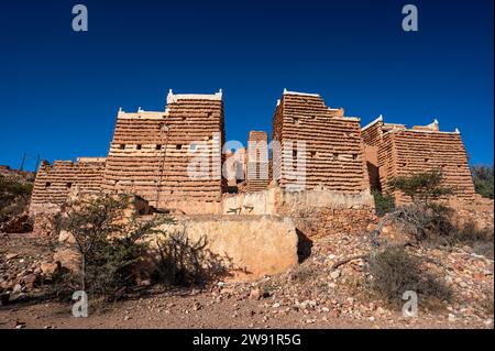 Al Jahamah, Asir, Arabia Saudita - 25 novembre 2023: Vista del villaggio di al Jahamah Heritage Village. Una tipica architettura storica del sud-ovest saudita Foto Stock