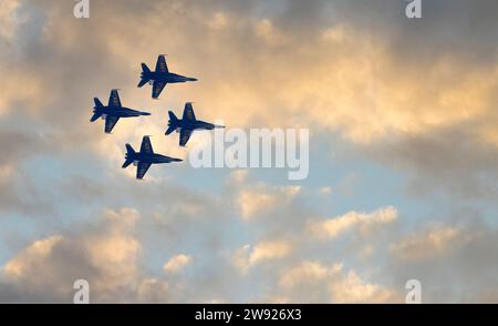 The Blue Angels, il Flight Demonstration Squadron della Marina degli Stati Uniti, con Boeing F/A-18 Hornet, Seattle, USA Foto Stock