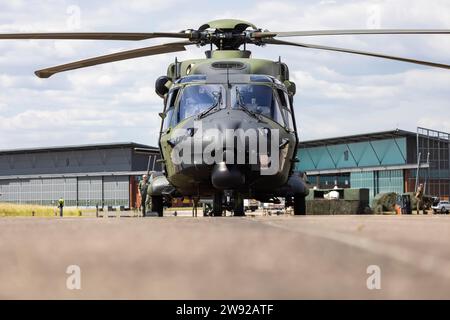 Elicottero da trasporto leggero NH90, elicottero polivalente delle forze armate tedesche, Bueckeburg Army Airfield, bassa Sassonia, Germania Foto Stock
