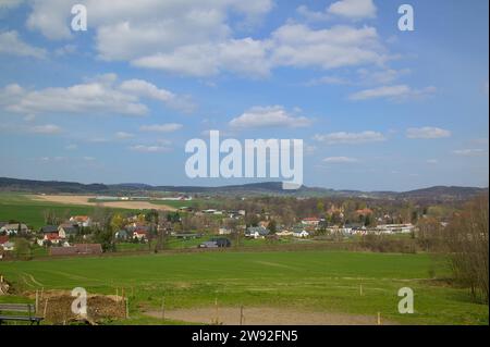 Taubenheim Spree, insieme ai villaggi di Wehrsdorf e Sohland, forma il comune unificato di Sohland an der Spree. Si trova in Upper Foto Stock