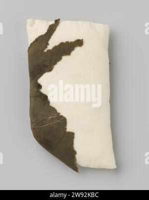 Silk Calze from the Wreck of the East Indies' t Vliegend Hart, Anonymous, 1730 - 1735 in 1735 Fragment (heel?) Da una calza di seta. Raggy pezzo di tessuto. Stoccaggio. Seta di Middelburg Foto Stock