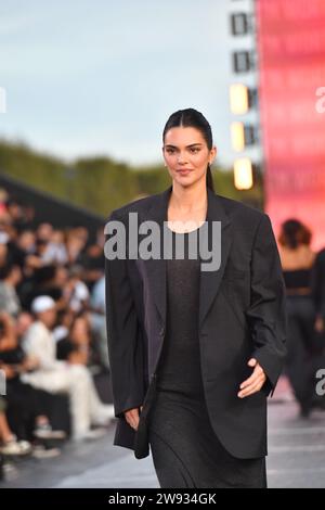 Kendall Jenner, Eva Longoria, Andie MacDowell, Viola Davis e Aishwarya Rai percorrono la pista durante "le Défilé l'Oréal Paris - Walk Your Worth" Foto Stock