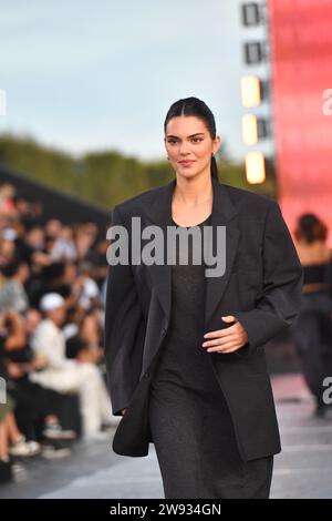 Kendall Jenner, Eva Longoria, Andie MacDowell, Viola Davis e Aishwarya Rai percorrono la pista durante "le Défilé l'Oréal Paris - Walk Your Worth" Foto Stock