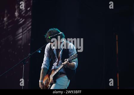 San Paolo, Brasile. 23 dicembre 2023. La band Colomy sta aprendo il tour Titas Encontro, che celebra il 40° anniversario di una delle più grandi band brasiliane, all'Allianz Parque di San Paolo, in Brasile, il 23 dicembre 2023. Paulo Miklos, Nando Reis, Arnaldo Antunes, Sergio Britto, Branco Mello, Tony Bellotto e Charles Gavin si esibiscono sabato sera. (Foto di Leco Viana/Thenews2/NurPhoto) credito: NurPhoto SRL/Alamy Live News Foto Stock