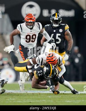 23 dicembre 2023, vuoto, vuoto, USA: 23 dicembre, 2023: Najee Harris #22 durante la partita dei Pittsburgh Steelers contro i Cincinnati Bengals a Pittsburgh, Pennsylvania, all'Acrisure Stadium. Brook Ward/AMG (immagine di credito: © AMG/AMG via ZUMA Press Wire) SOLO USO EDITORIALE! Non per USO commerciale! Foto Stock