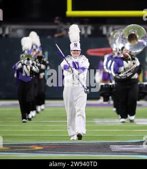 23 dicembre 2023 - banda di marcia dei Northwestern Wildcats durante la partita del Las Vegas Bowl tra i Northwestern Wildcats e gli Utah Utes all'Allegiant Stadium di Las Vegas, Nevada - Michael Sullivan/CSM Foto Stock