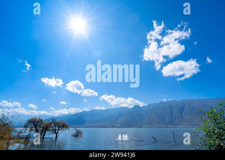 Paesaggio del lago di Erhai, situato a Dali, Yunnan, Cina. Foto Stock