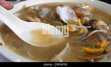 Stufato di cibo di mare in cibo di strada della Malesia - Kuala Lumpur Foto Stock