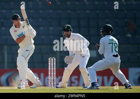 Il capitano della nuova Zelanda Tim Southee batte contro il Bangladesh nel primo test Day Five al Sylhet International Cricket Stadium, Lakkatura, Bangladesh, 02 Foto Stock