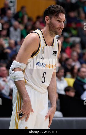 Badalona, Barcellona. 23 dicembre 2023. Rudy Frnandez del Real Madrid durante il match ACB Liga Endesa tra Joventut Badalona e Real Madrid al Pabellon Olimpico de Badalona il 23 dicembre 2023 a Badalona, in Spagna. (Foto di David Ramirez/Dax Images) credito: DAX Images/Alamy Live News Foto Stock