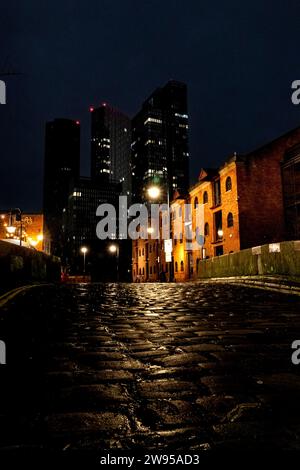 Cobblestone Street a Castlefield Bowl, Manchester, Inghilterra serie 3 Foto Stock