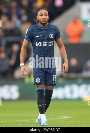 Wolverhampton, Regno Unito. 24 dicembre 2023. Christopher Nkunku del Chelsea, durante la partita di Premier League Wolverhampton Wanderers vs Chelsea a Molineux, Wolverhampton, Regno Unito, 24 dicembre 2023 (foto di Gareth Evans/News Images) credito: News Images Ltd/Alamy Live News Foto Stock