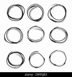 Set di bordi e cornici disegnati a mano per uso progettuale. Doodle vettoriale ovale o cerchio su sfondo bianco isolato. Disegno a matita astratto. Illustrazione Vettoriale
